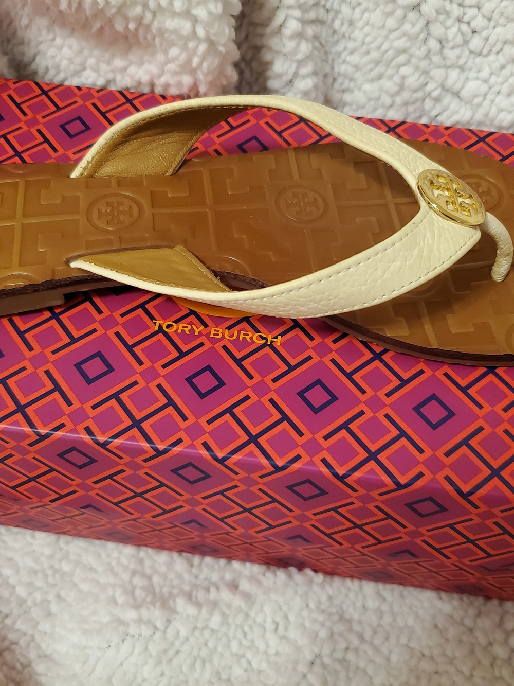 Tory Burch Women’s Cream Thora Thong Sandals - Picture 4 of 5